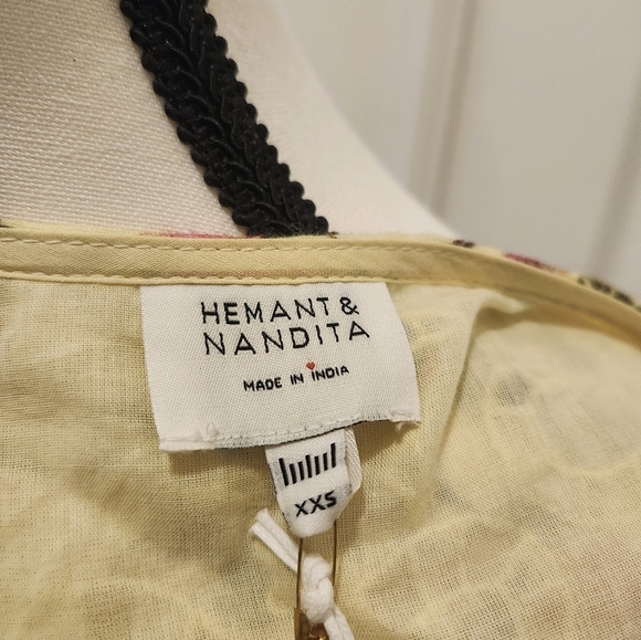 Hemant & Nandit Lyla Floral Crop Top - Picture 11 of 14